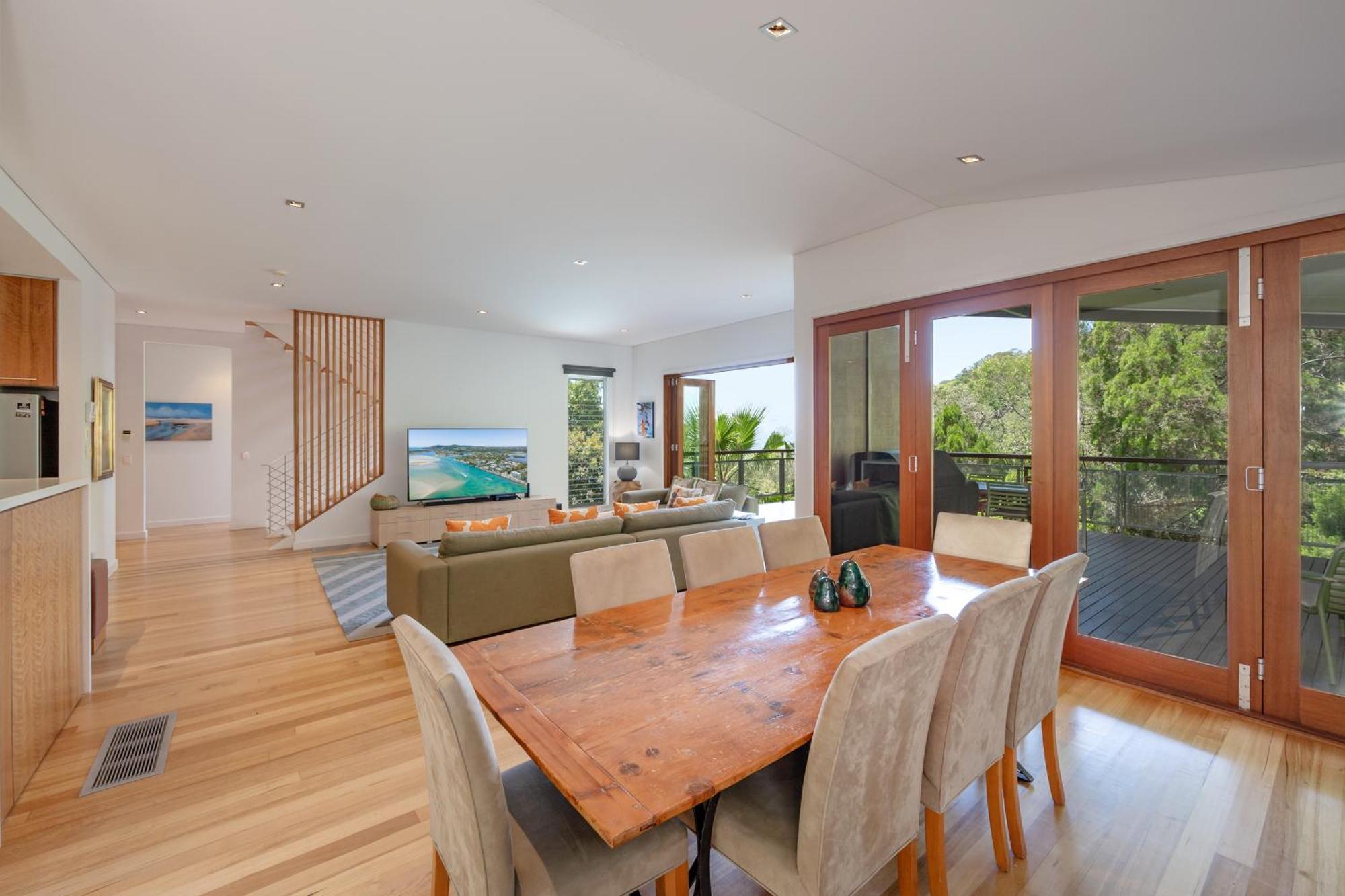 Hilltop Ocean Views, Holiday home