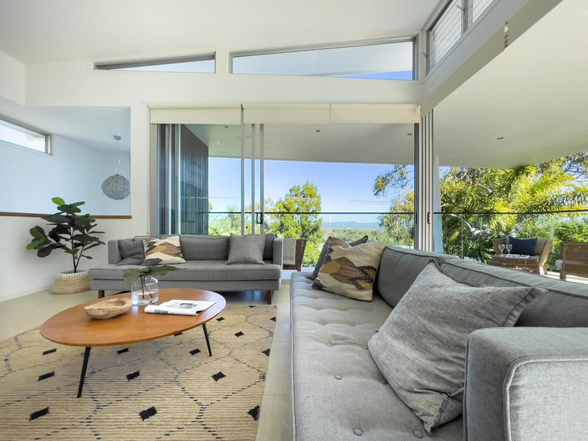 Stunning Views, Private Pool Near Hastings St * Noosa Heads