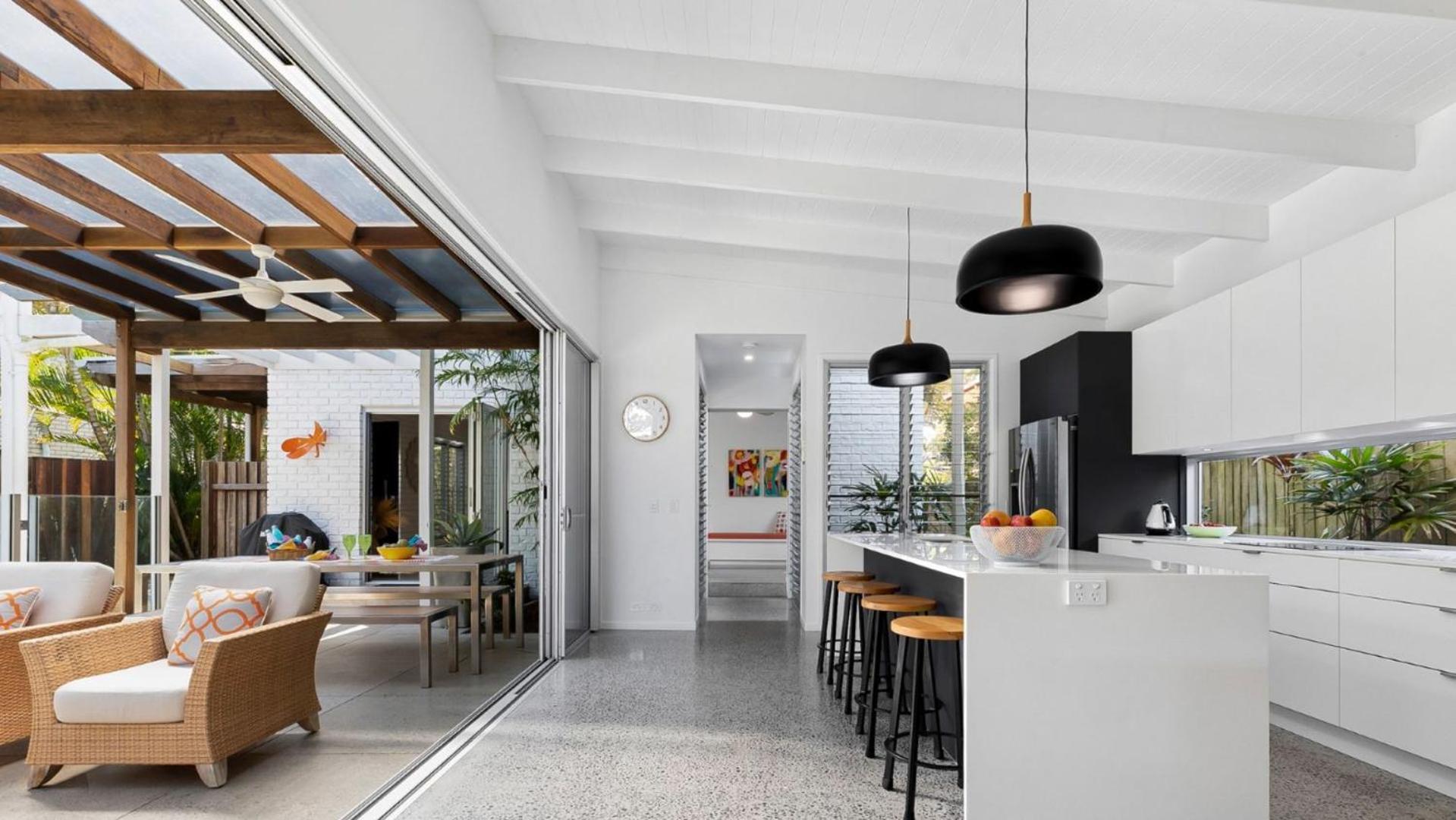 Elanda St Luxurious Beachside Living Holiday home