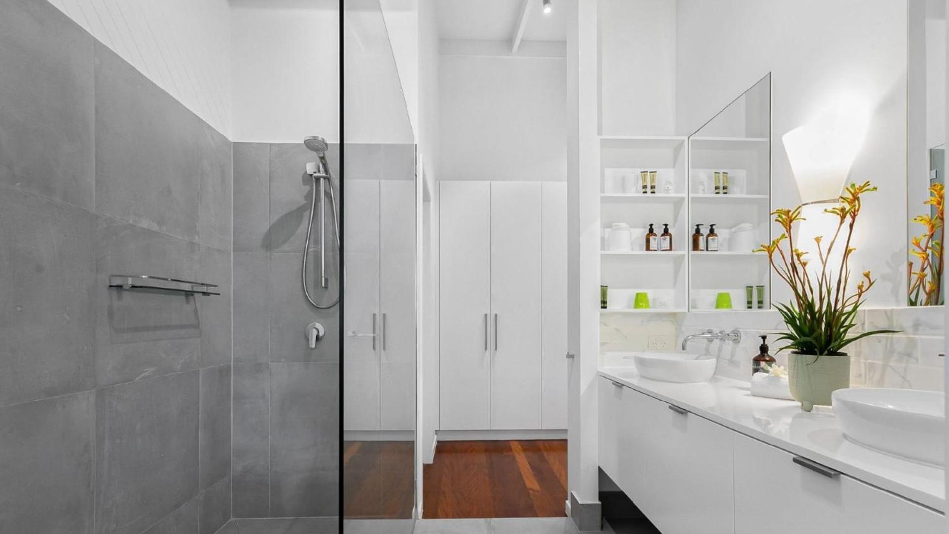 Elanda St Luxurious Beachside Living Holiday home Sunshine Beach