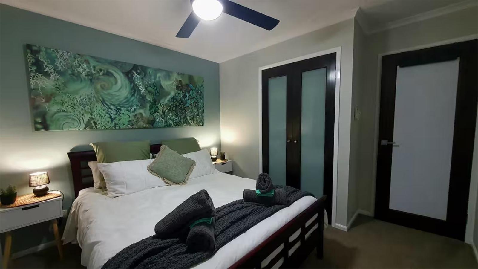 Tranquil Oasis, Magnesium Pool, Putting & Kayaking Holiday home Noosa Heads
