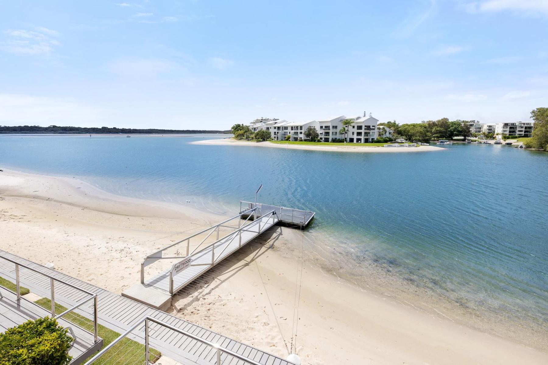 Driftwood 6 Private Beach Stay Holiday home *