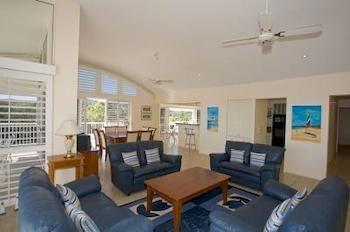 Aparthotel Quays 4*