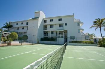 Quays Aparthotel 4*