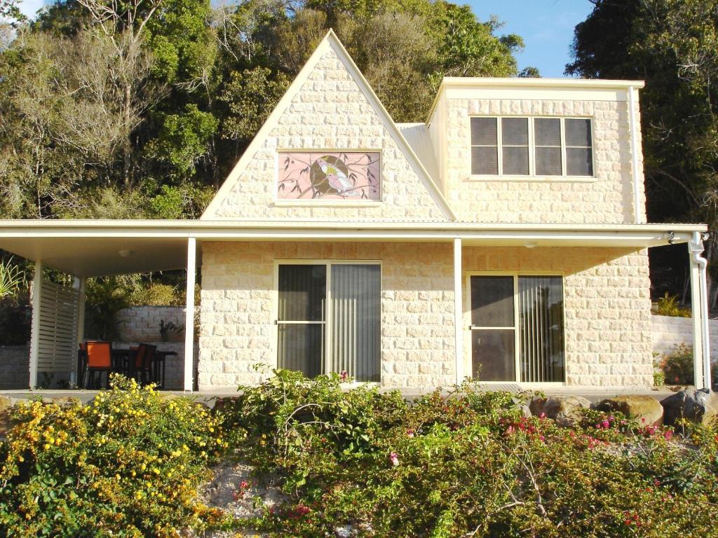 Cooroy Country Cottages Black Mountain