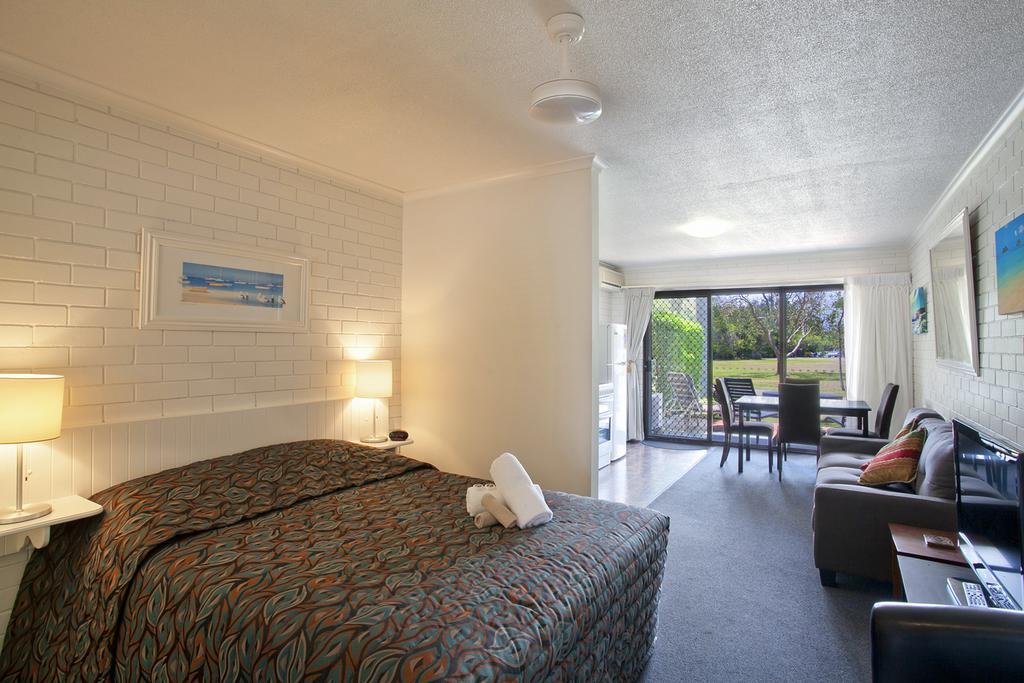 Regency Waterfront Noosa Aparthotel 3*