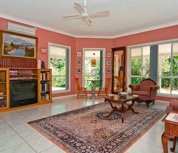 Cooroy Country Cottages Lodge *
