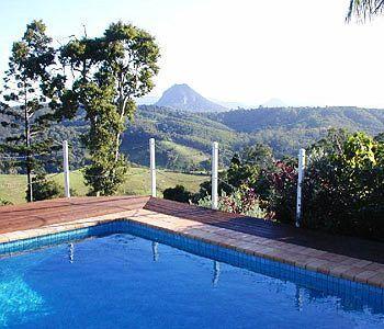 Lodge Cooroy Country Cottages