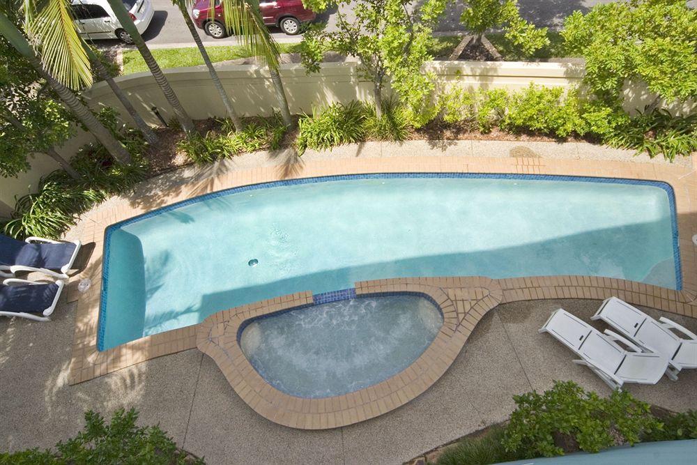 Quays Aparthotel 4*