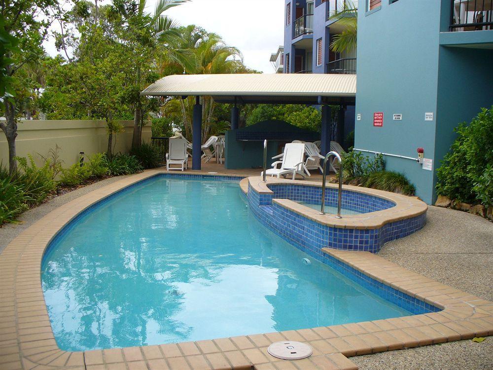 Quays Aparthotel 4*