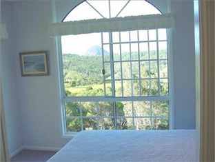 Cooroy Country Cottages Lodge *