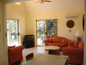 Cooroy Country Cottages