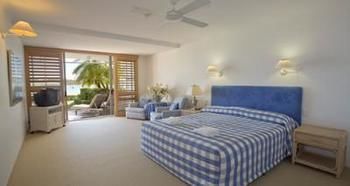 Quays Aparthotel 4*