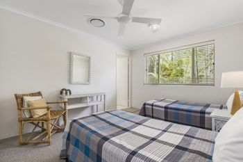 Quays Aparthotel 4*