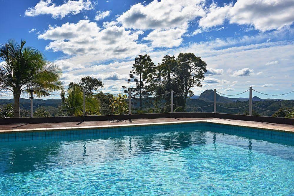 Cooroy Country Cottages Lodge *