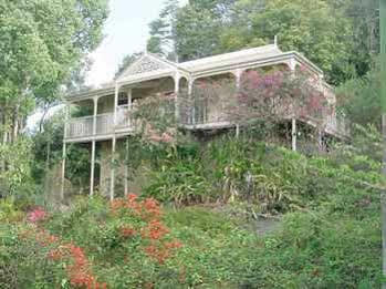 Cooroy Country Cottages * Black Mountain