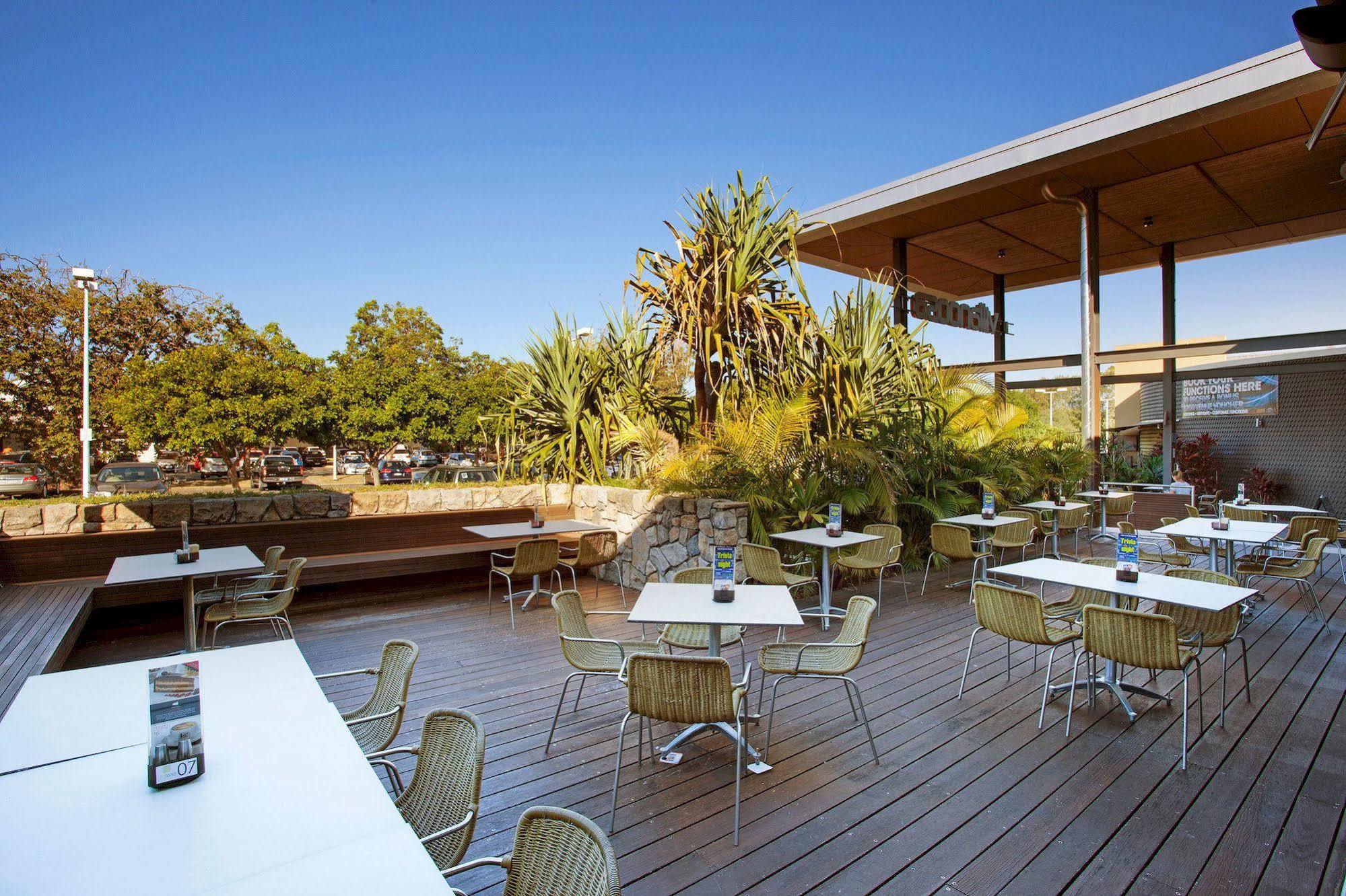 Noosa Hotel 3*