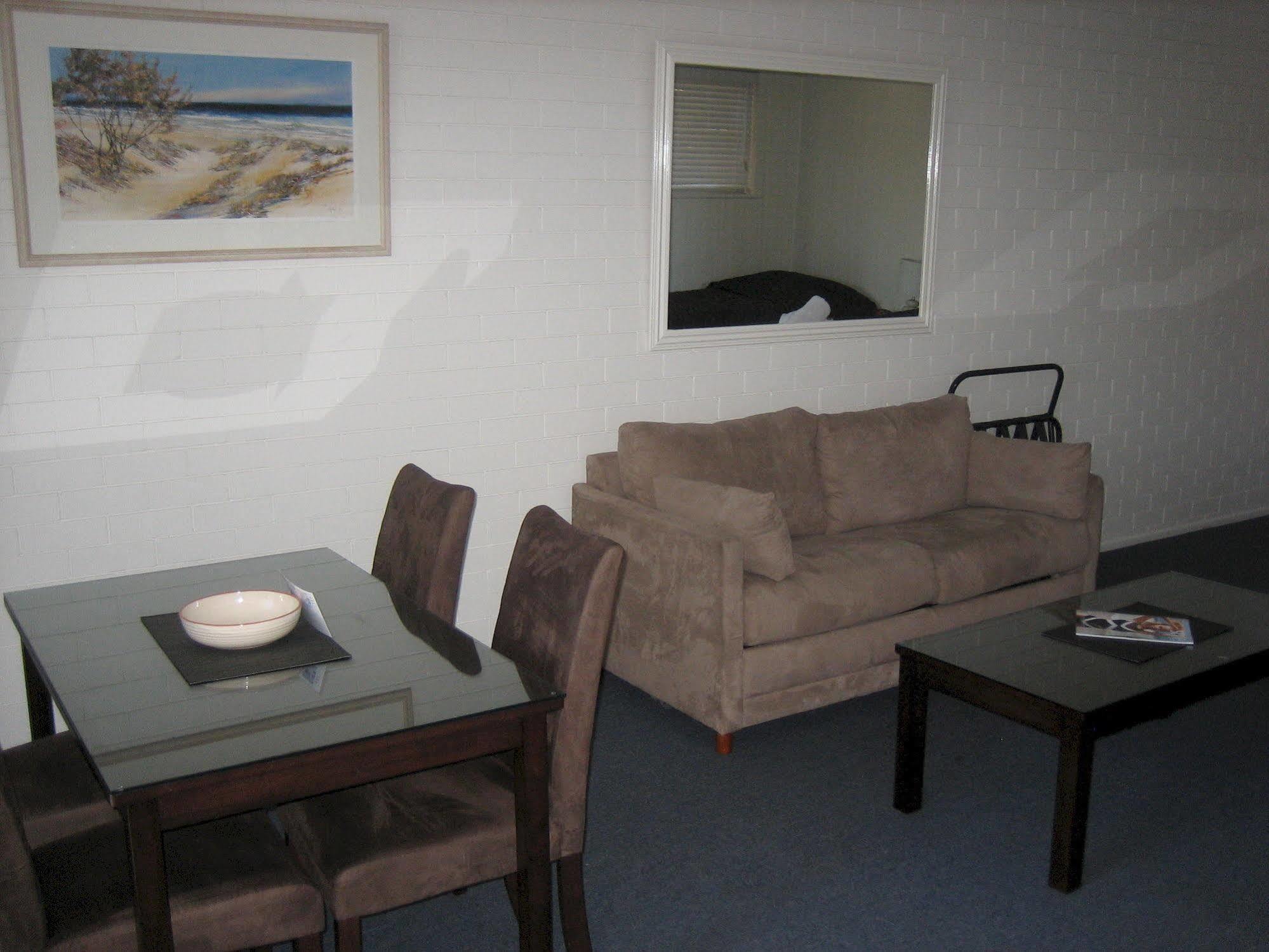 Regency Waterfront Noosa Aparthotel 3*