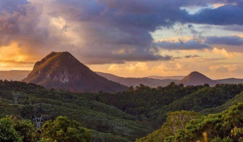 Lodge Cooroy Country Cottages *