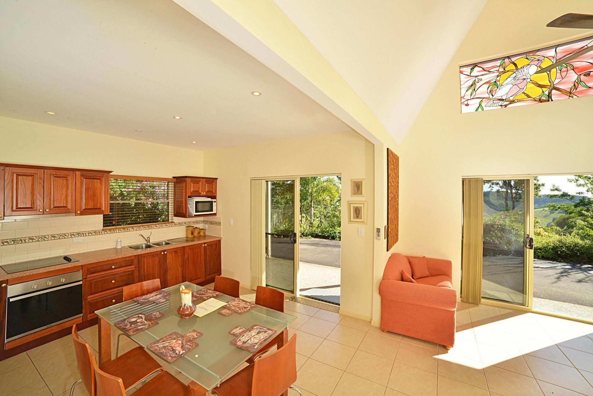 Lodge Cooroy Country Cottages *