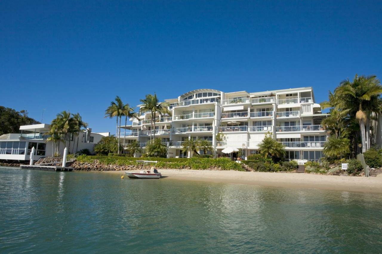 Quays Aparthotel 4*