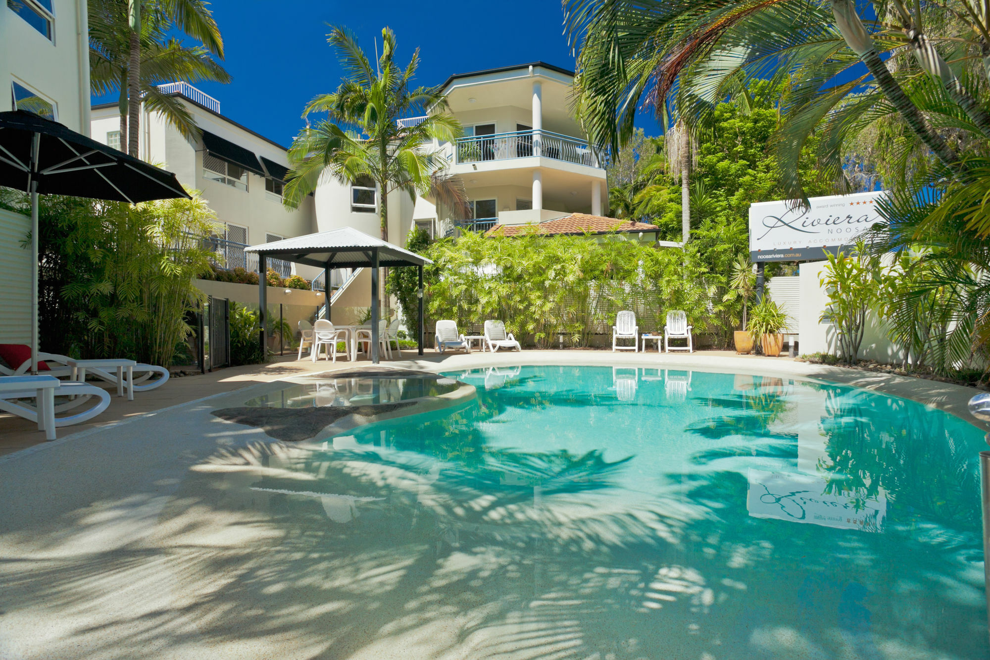Aparthotel Noosa Riviera 4*