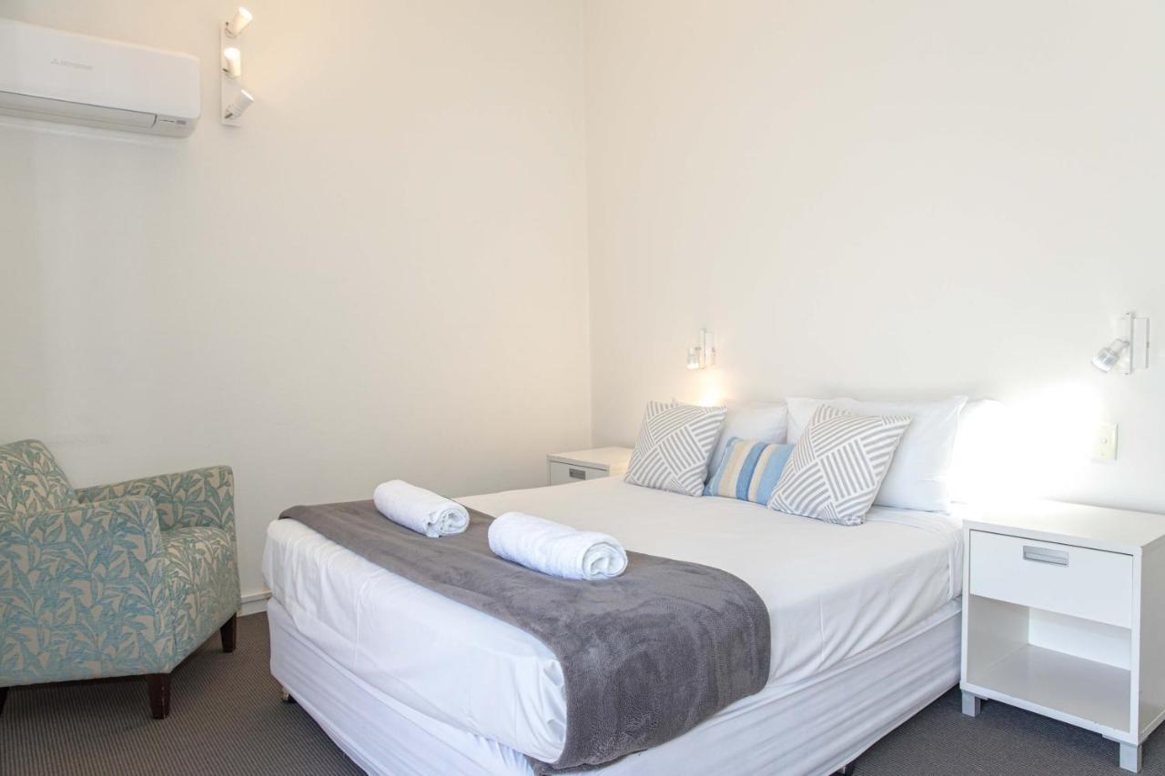 Glen Eden 4*