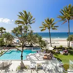 Fairshore 22 Main Beach Views