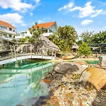 Harmonious Haven With Hinterland Views, Noosa Heads