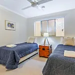 Delightful Apartment Close To The Beach, Sunshine Beach