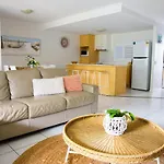 Tropical Getaway In 2 Bedroom Unit In 4 Star Resort
