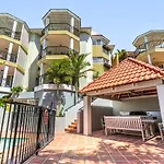 Seaside Apartment Minutes From Sunshine Beach