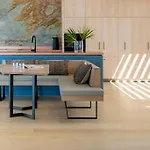 Elegant Beach House & Whale Watching Gem