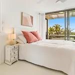 Chic Seaside Penthouse, Sunrise Beach