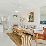 Chic Seaside Penthouse, Sunrise Beach