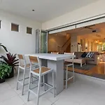 Elouera 2 Private Duplex With Views And Pool