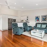 Unit 3 Kookaburra Lodge 8 Little Cove Road Little Cove