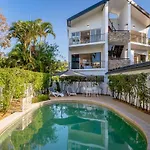 Riverfront 2 Bedroom Penthouse, Steps From Hastings Street - By Stay Noosa
