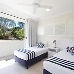 1 6 Cote Dazur Douglas St Sunshine Beach