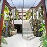 7Em Freshly Renovated Hastings Street 2 Bedroom