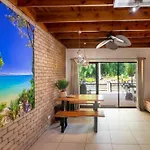 Central Noosa Tropical Retreat