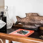 Castaways Beach House Noosa