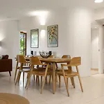 2 Nereus Easy Living In Great Location