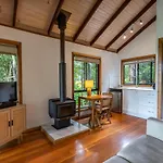 Lake Weyba Cottages Noosa