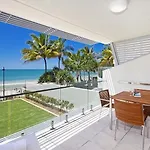 Fairshore 28 Beachfront Escape