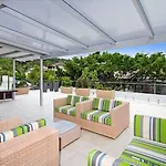 Fairshore 28 Beachfront Escape