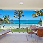 Fairshore 28 Beachfront Escape