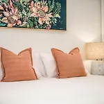 Essence Peregian Beach Resort - Saltbush 5 Bedroom Luxury Home