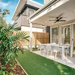 Essence Peregian Beach Resort - Saltbush 5 Bedroom Luxury Home