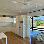 The Old Artist Residence, Boreen Point Boutique Accomodation